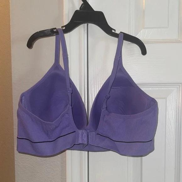 Hanes Women's Lavender Bra - Picture 2 of 3